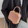 ハードボックスの形状PUレザークロスボディバッグ女性のための短いロープハンドル肩のハンドバッグと財布女性旅行かわいいトート220624