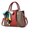 Luksurys Projektanci Torby duża pojemność torba posłańca pu moda torebka kwadratowa torba na torbę wytłaczaną portfele proste zwykłe portfele ramię designerskie torebki kolor 3