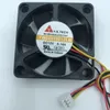 Frete de frete Novo Y.S.Tech Fan YW04510012LM DC12V 0.14A Três fãs axial de entrada de três fios