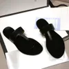 2022 designer slides tofflor Dam flip flops Läder Dam bees sula sandal med dubbel metall Svart Vit Brun tofflor Summer Beach Sandals US11 NO6 box+dammpåse