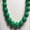 Collier de tour de cou à perles vert émeraude