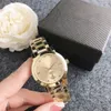 Montres-bracelets de marque femmes fille diamant Style métal acier bande Quartz horloge Kor avec luxe Logo complet M 148