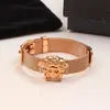 Modedesignad stål mesh bälte armband banshee grekland slingrande mönster medusa huvudporträtt 18k guld pläterad kvinnor medusas armband designer smycken parti gåvor