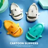 Üç boyutlu köpekbalığı sandalet ve terlik çocuklar için yaz evi çocuklar kayma önleyici yumuşak dip bebek
