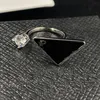 Rinestone Female Band Rings Triangle Triangle Letter Rings Exquisite Lady Anniversary Anello con Box67872663278359