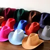 Basker cowboy hatt fast färg vild unisex anti-pilling bekväm kostymfesttillbehör filt rulla upp brim cowgirl för utomhusbereter