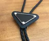 تصميم العلاقات المصمم الأصلي تصميم Western Western Cowboy Triangle Triangle Bolo Tie للرجال والنساء شخصية الرقبة Acces241g