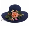Chapéus de aba larga HT3630 Big Handmade Flowers Hat Straw Women Summer Sun Ladies Packable Bappy Cap feminino feminino Eger22