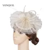 Berets Ladies Elegant Feather Hats Femmes Accessoires de cheveux Fascinateurs de fantaisie pour le mariage Gold Bridal and Races of1522BERETS B9422755