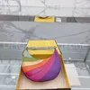 2022 مصمم جديد كيس الكتف الأزياء الفاخرة ليدي حقيبة اليد متعددة الألوان خياطة الهلال الجلود السعة كبيرة 28cmx18cm