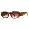 Ins occhiali da sole irregolari alla moda alla moda leopardata per le donne vocazione da spiaggia alla guida di lusso a prova di piccoli raggi UV con astuccio