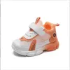 0-4 sommar baby sneakers mode pojkar flickor ihåliga andningsbara mesh skor mjuk botten non-slip casual skor baby småbarnskor g220517