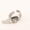 Najwyższej jakości klasyczny zespół litery pierścionki dla mężczyzn damska projektant mody ekstrawagancka marka geometria litera antyczny srebrny pierścionek miedziane otwarcie regulowana biżuteria