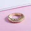 Hochzeit Ringe Huitan Hohe Qualität Büro Dame Zubehör Goldene Farbe Micro Gepflasterte Casual Stil Weibliche Juwel mit Größe 6-10 2022 Wynn22