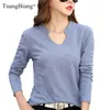 Tuangbiang Spring Lange Mouw Women V-Neck Bamboo Cotton T-shirt Elegante losse mode T-shirt Dames Stand Kraagtoppen 220510