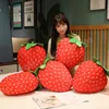 35 cm Simulering Strawberry Plush Toy fylld växt livlig fruktkudde plysch mjuk kudde kreativa dockleksaker för barnflickor