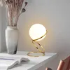 Lampade da tavolo a LED moderne Lampada da letto Nordic Camera da letto Creative Girli
