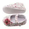 Erste Wanderer Kleinkind Weichsoliert Nylon Verschluss Baby Mädchen atmungsaktives Blumendruck Anti-Rutsch-Schuhe mit Blume Casual Sapatos
