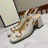 Sandálias de grife Bombas de qualidade premium 7,5 cm Sandálias de fivela dourada de couro genuíno para mulheres Summer Summer Fashion Fashion Soft Party Banquet Slingback Shoes Tamanho 35-42