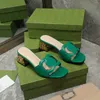 Sandales à découpes imbriquées pour femmes à la mode Talons hauts Designer Slide Flats Pantoufles Lady Tongs Confort Marche Summer Beach Pantoufles décontractées avec boîte NO384