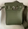 男性と女性のための小さなサイズのバックパック豪華なショルダーバッグデザイナーハンドバッグ手作り品質トーゴレザーネイビーブルーグリーンカラー卸売価格高速配信