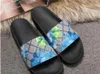 2022 New Slipper Fashion Мужчины Женщины скользят обувь Лето широкие пластые скользкие сандалии размер флопа 35-45
