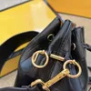 Крестовая мини -ковша сумка женщин Женская шнурка сумочка на плече с кожа
