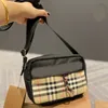 Bolsa de câmera masculina crossbody designer de luxo marca moda sacos de ombro bolsas de alta qualidade carta bolsa telefone carteira totes metálico