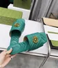 Frauen Sommer Hausschuhe Bank Schuhe Stilvolle bequeme weibliche flache quadratische Zehe mentale Schnalle Dame verschleißfeste echtes Leder rutschfeste vielseitige Sandalen G70537