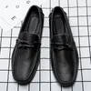 Scarpe uomo scarpe classiche moda italiana stile in vera pelle di cuoio mocassini slip-on di buona qualità uomo scarpe di lusso mocassini leggeri