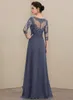 2022 Elegant Navy Aline Scoop Neck golvlängd Chiffon Lace Mother of the Bride Dresses With Cascading Ruffles Plus Size Mother 2330148