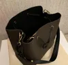 2022 Drawstring Naylon Kova Çantası Çantalar Klasik Tasarımcı Çanta Bayanlar Tote Namlu Şeklinde Omuz Çantaları Louise Cutse Vutton Çanta