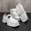 Fyrkantiga tå män skor höjd ökar vita och bekväma avslappnade skor modelägenheter loafers moccasins p20d50