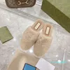 2022 Designers Dernières pantoufles de mode pour femmes Sandales de vrais poils d'animaux Matériau doux et confortable Luxe personnalisé 2022