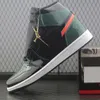 Jumpman 1sMen Women Mid Top Quality OG Green/Black Basketball Shoes Luxury Designer Mens Womens Banned Bred Toe Chicago casual Trainers