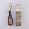 مع Box -keychain سلسلة مفاتيح Buckle Lovers Carke -key -keychain سلاسل المفاتيح الجلدية المصنوعة يدويًا الرجال.