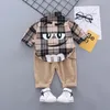 秋の春の赤ちゃん男の子ファッションフォーマルな服セット子供スーツの格子縞のシャツパンツ2pac /セット子供服1 2 3 4 5年220326