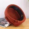 Basker elegant ull fascinatorer fedora kvinnor röda hattar vita svarta bröllop damer hatt filt båge pillbox chapeauberetsberets wend22