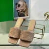 Lido Mules Top Quality Sexy Fashion Flat Designer Slippers Женщины вязаные квадратные кожа