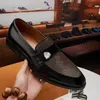 A1 22SS Sapatos de couro genuínos italianos Men mocassins Sapatos casuais Marcas de luxo ManCasins Mocassins Slip confortável em sapatos de barco planos grandes