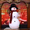 Рождественские украшения снеговик установлен окна