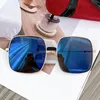 High End Fashion Men Designer Solglasögon Womens Glasögon Lensbeläggning Square Frame Versatil Dekorativ stjärna Samma stilpar Solglasögon 447