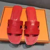 2022 Designer Slippers Classic Flat Slides Fashion Women Sandals Fashion Leather Slide Summer Beach Sandal Red Yellow Cartoon Slipper With B