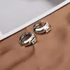 Hoop Huggie Trendy Double Decker utskjutande bokstav B Metallörhängen Små chunky Simple Earring Women Fashion Party Jewelyhoop217i