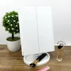 Miroirs compacts Miroir de courtoisie éclairé 22 lampes Lampe de table de beauté à trois volets USB MirrorCompact