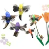 Trädgårdsdekorationer Solenergi Batteri Flying Wobble Flutande Feather Wing Artificial Fake Hummingbird Yard Plants Flower Ornament Decor