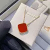 Klassieke ontwerper ketting mode elegante klaver kettingen cadeau voor vrouw sieraden hanger hoogst mogelijke 18 kleuren doos extra kosten nodig