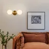 Lámparas de pared de bola de cristal creativas nórdicas, luz de pared de metal para sala de estar, lámpara de noche moderna a la moda, luminaria de decoración, 1/2/3 cabezales