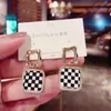 Pendientes colgantes cuadrados geométricos dorados con entramado blanco y negro para mujer, joyería de moda, pendientes Vintage, regalo