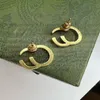 Elegantes pendientes con abalorio de doble letra con caja de regalo, tachuelas con sello en relieve, colgante de gota para mujer, aniversario de fiesta 2023